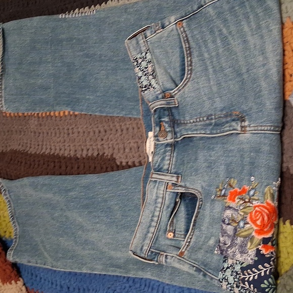 Sundance Light Blue Jeans with Floral Patchwork - Picture 4 of 10